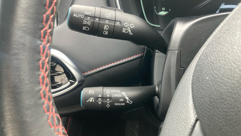 MG Hs 1.5 T-GDI Exclusive 5dr DCT Petrol Hatchback